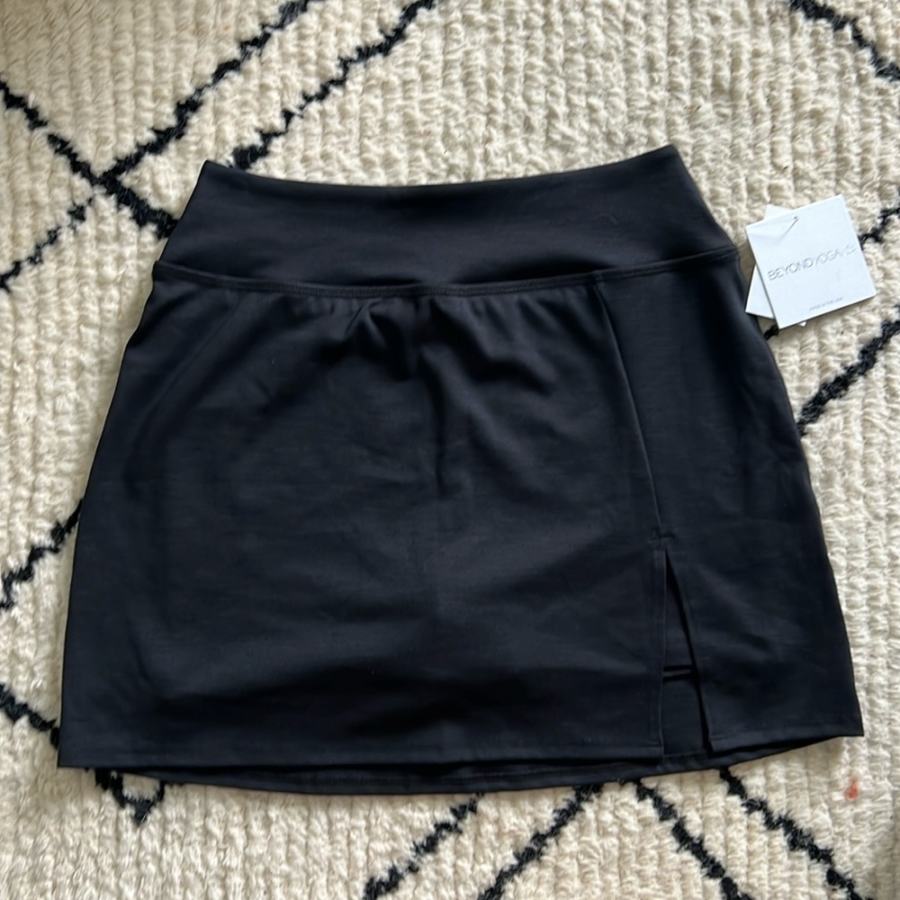 Beyond Yoga Skort M